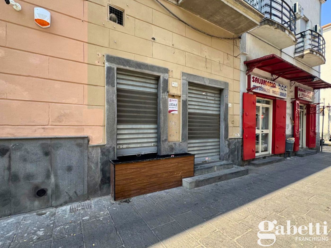 Negozio in vendita a Pomigliano d'Arco