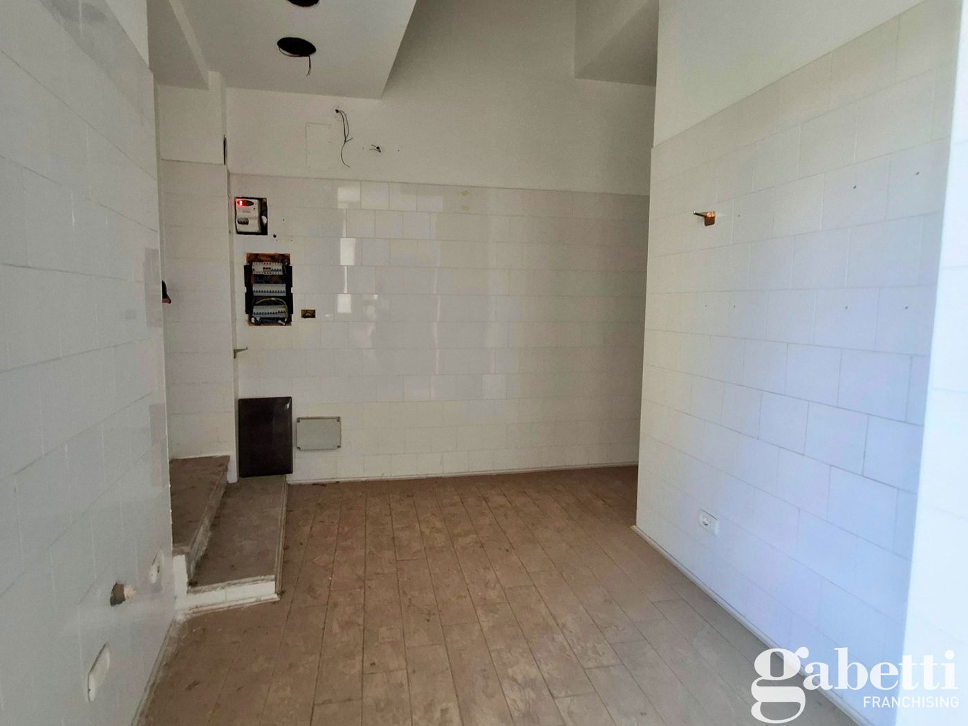 Negozio in vendita a Pomigliano d'Arco