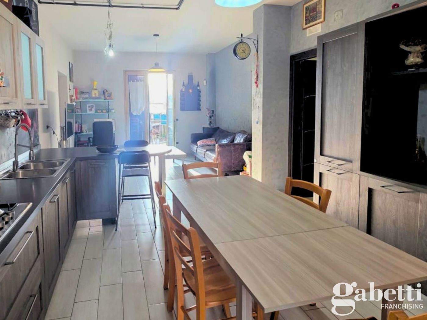 Trilocale arredato in affitto a Pomigliano d'Arco