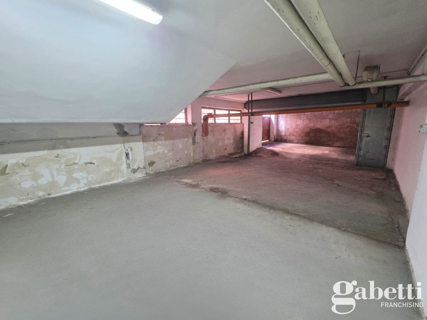 Box/Garage 60mq in vendita a Pomigliano d'Arco