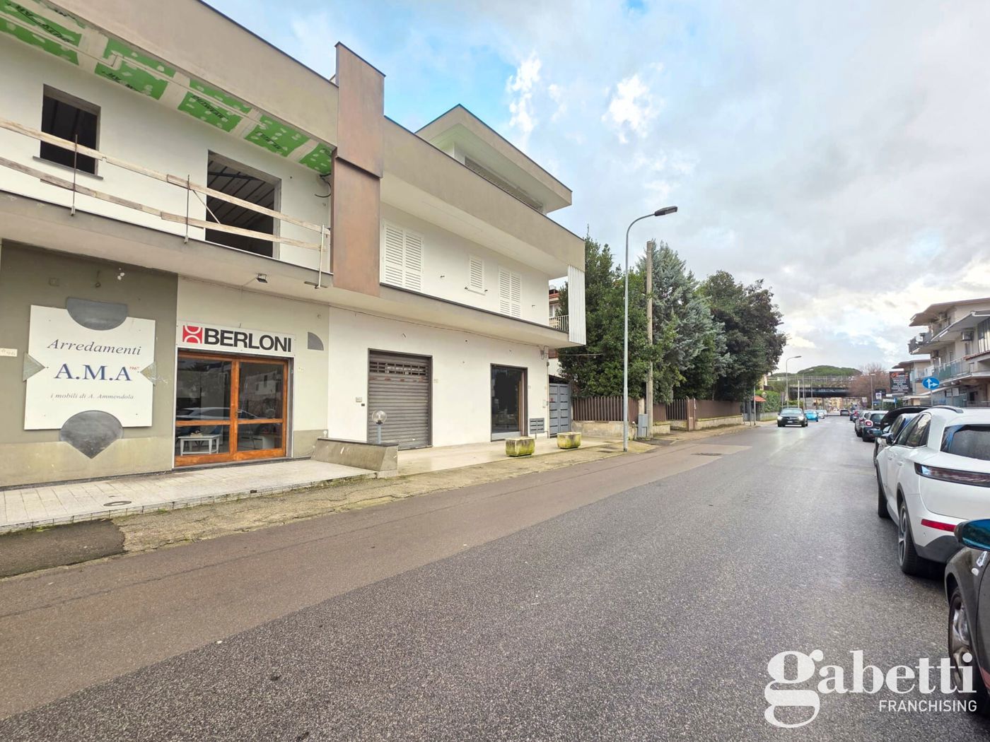 Negozio in affitto a Pomigliano d'Arco