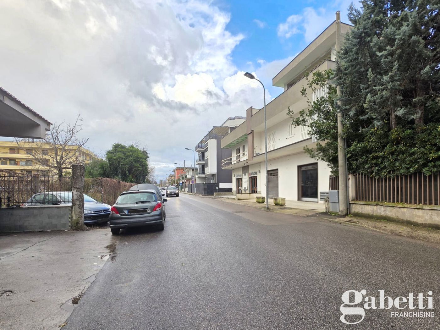 Negozio in affitto a Pomigliano d'Arco