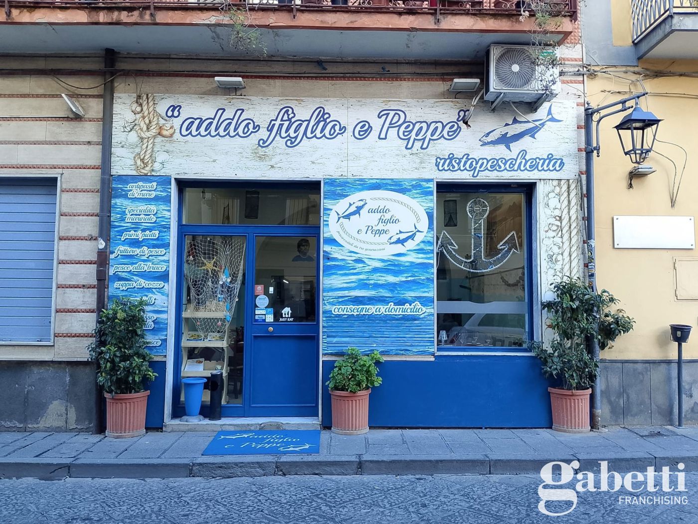 Negozio in vendita a Pomigliano d'Arco