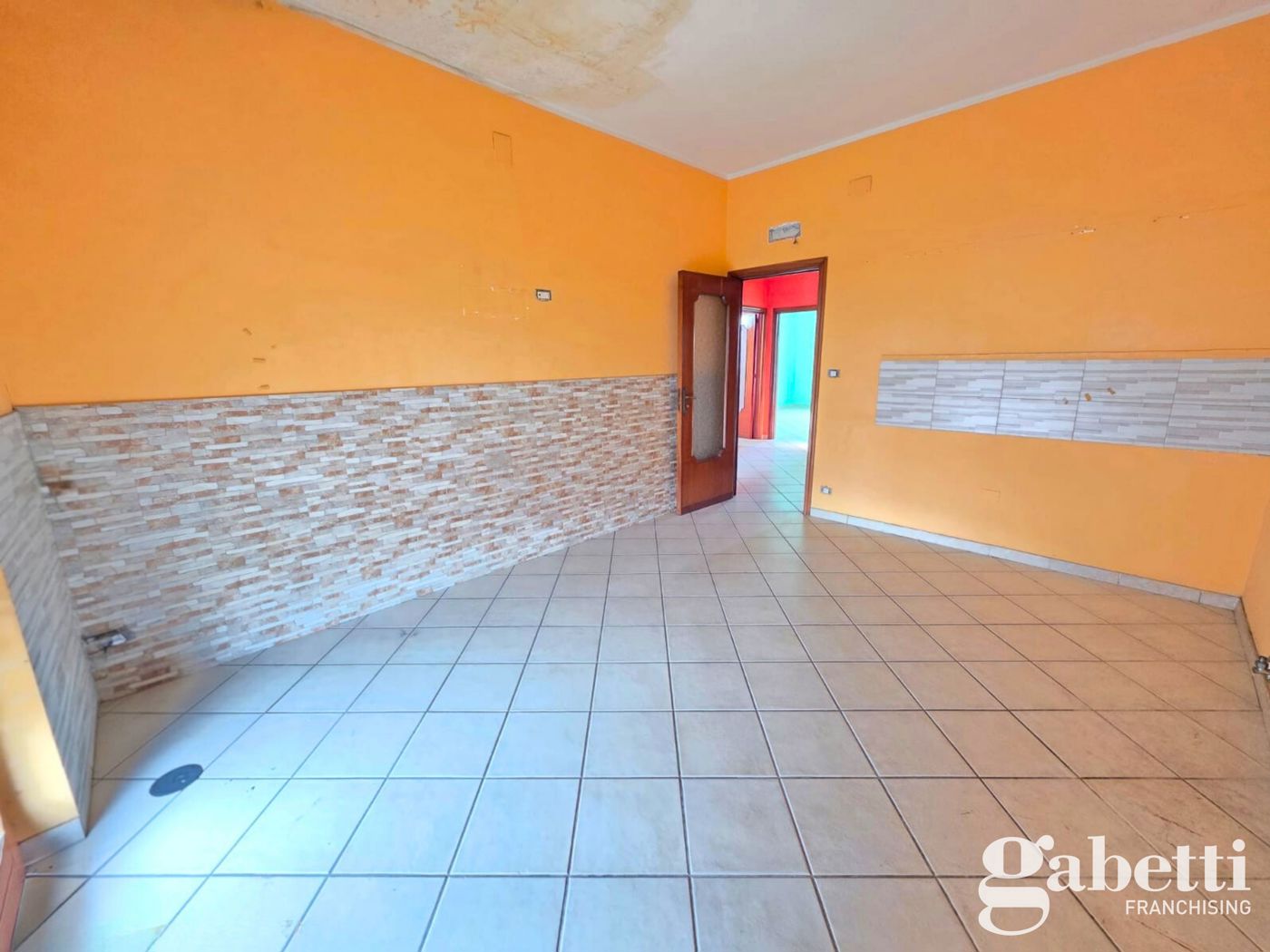 Trilocale da ristrutturare a Pomigliano d'Arco