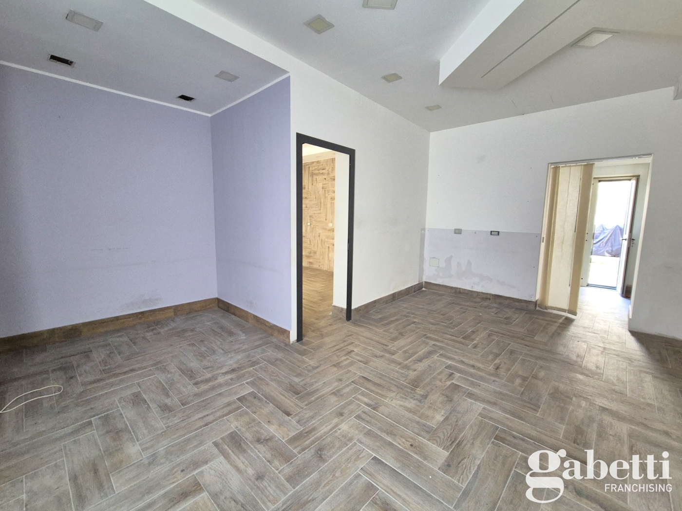 Negozio in affitto a Pomigliano d'Arco