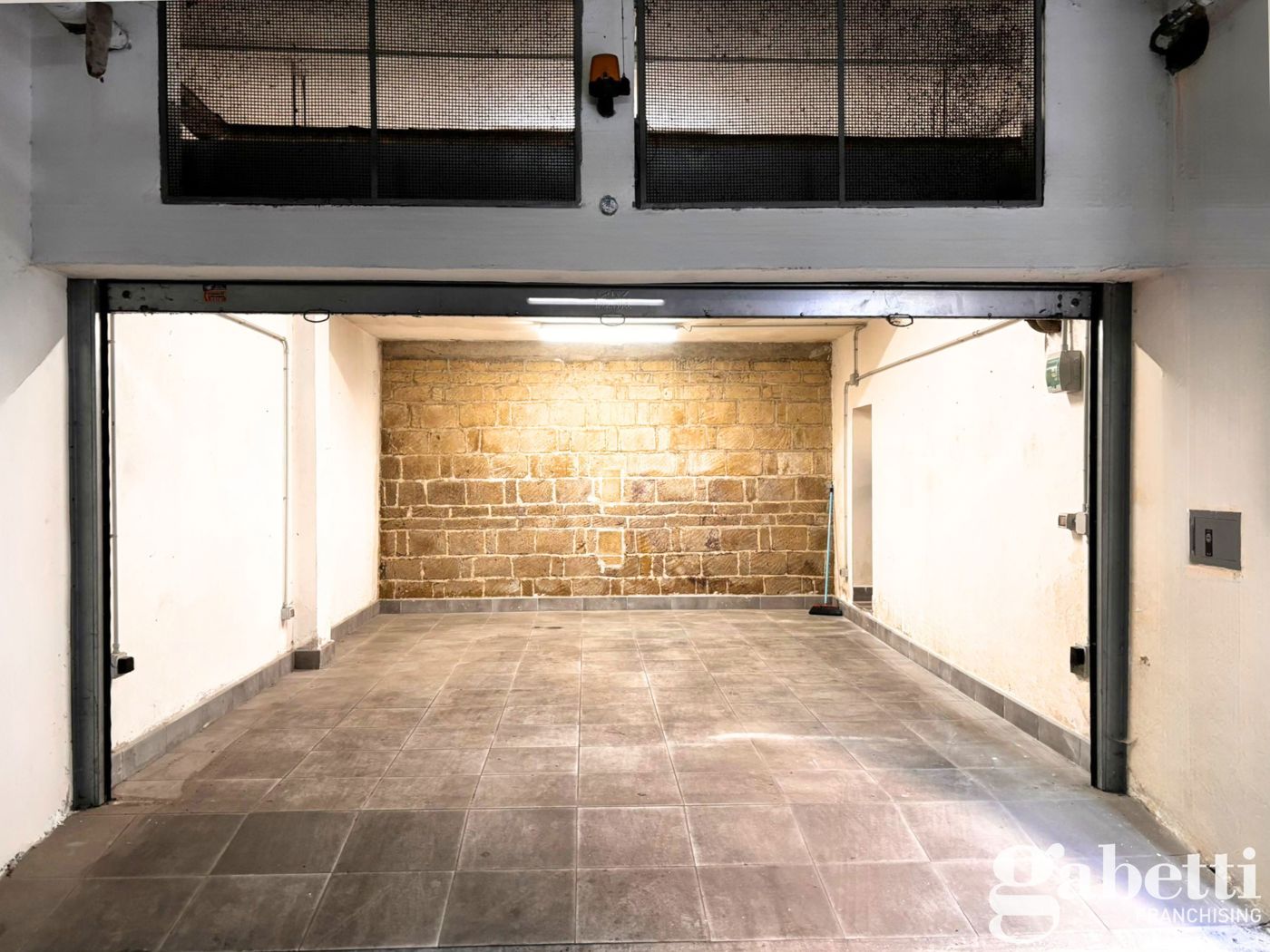 Box/Garage 33mq in vendita a Pomigliano d'Arco