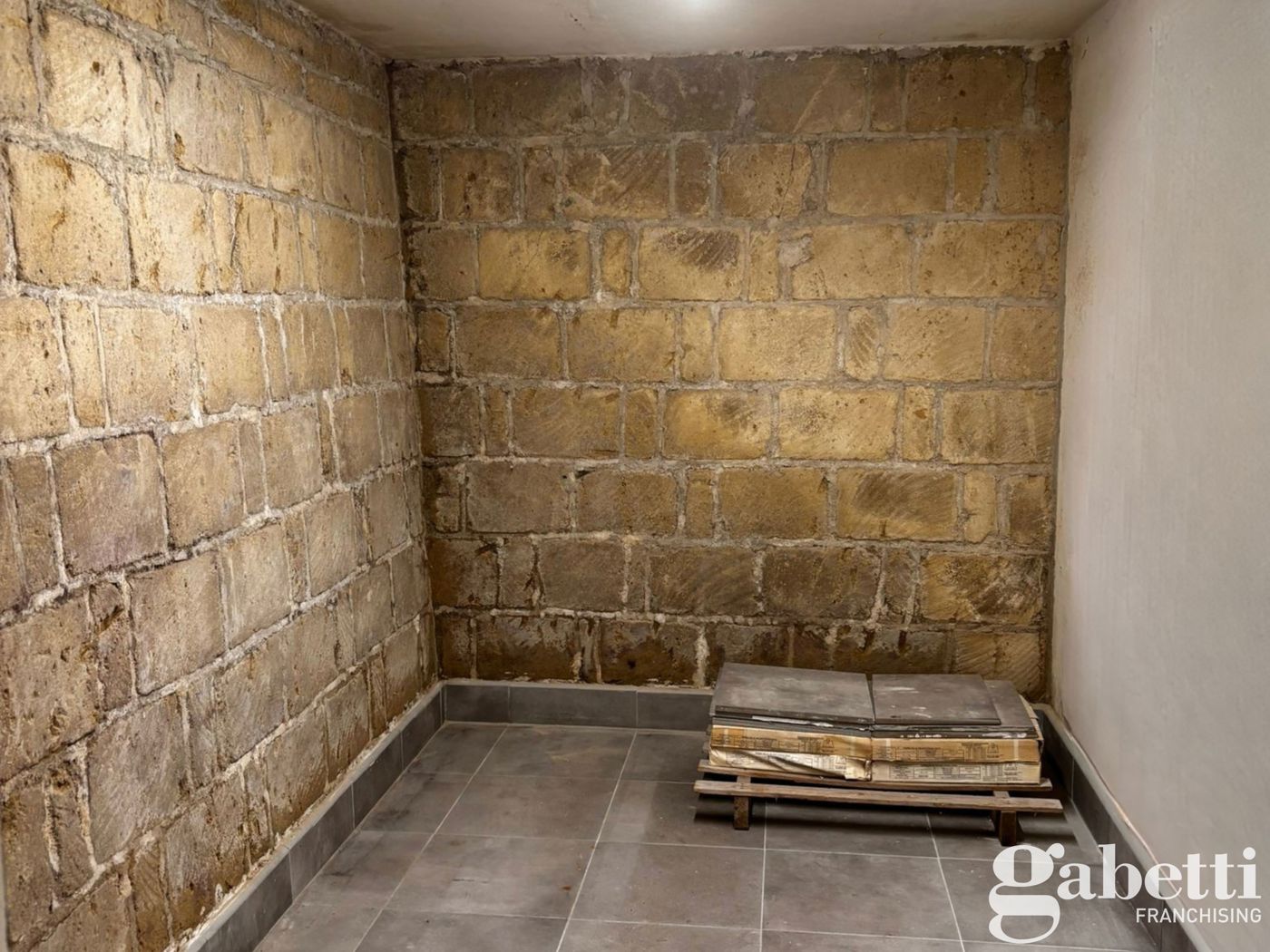 Box/Garage 33mq in vendita a Pomigliano d'Arco