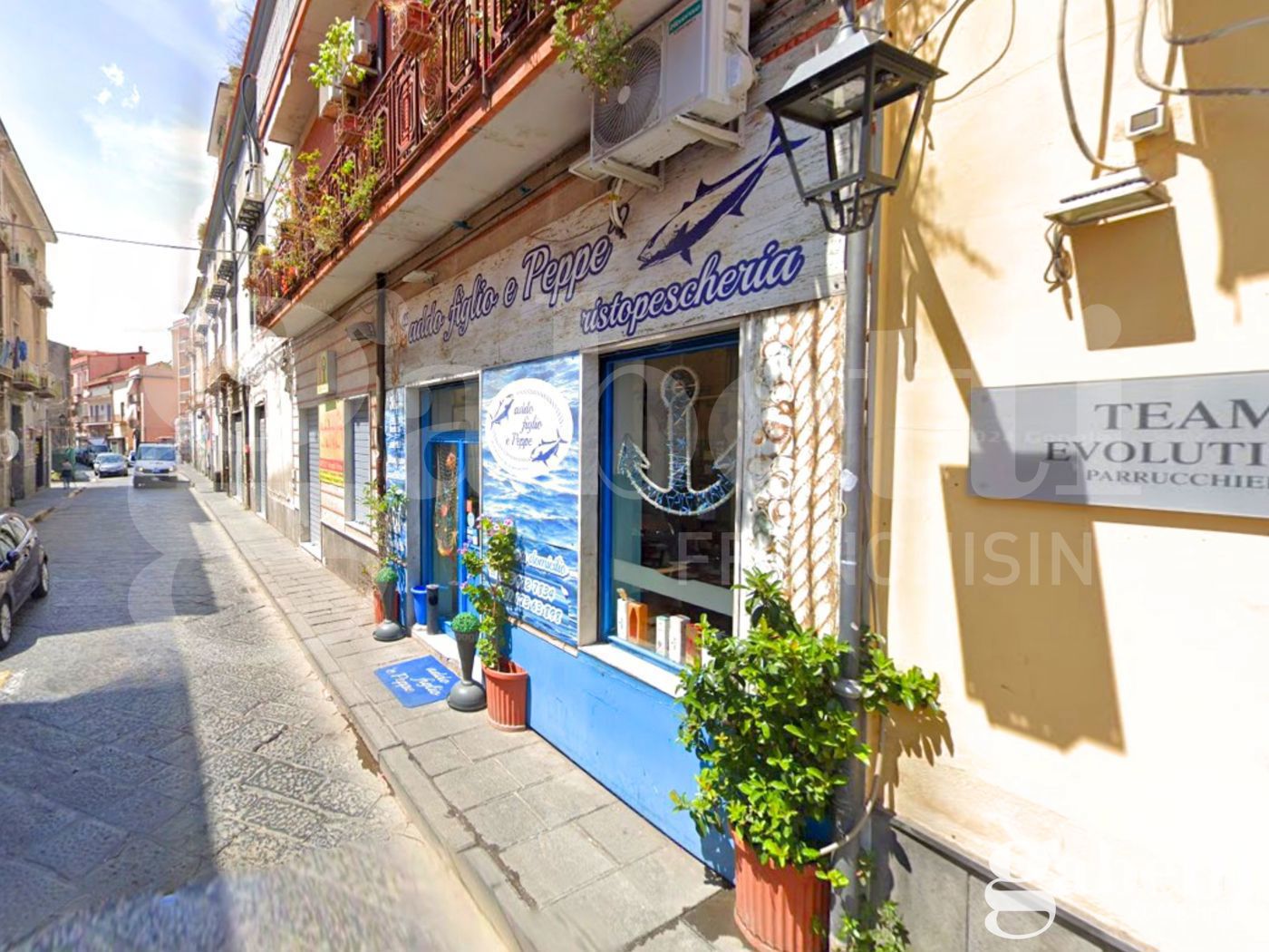 Negozio in vendita a Pomigliano d'Arco