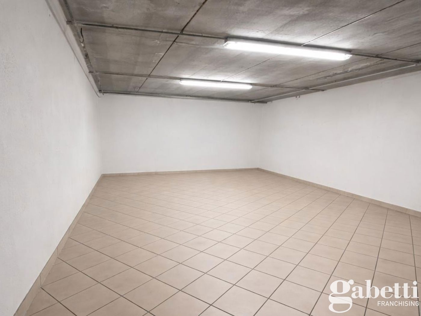 Magazzino in affitto a Afragola