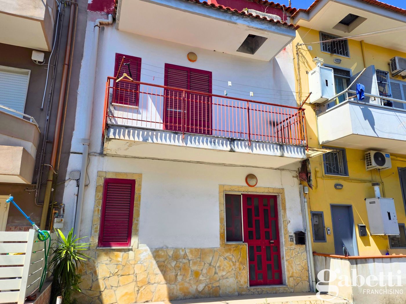 Casa indipendente da ristrutturare a Pomigliano d'Arco