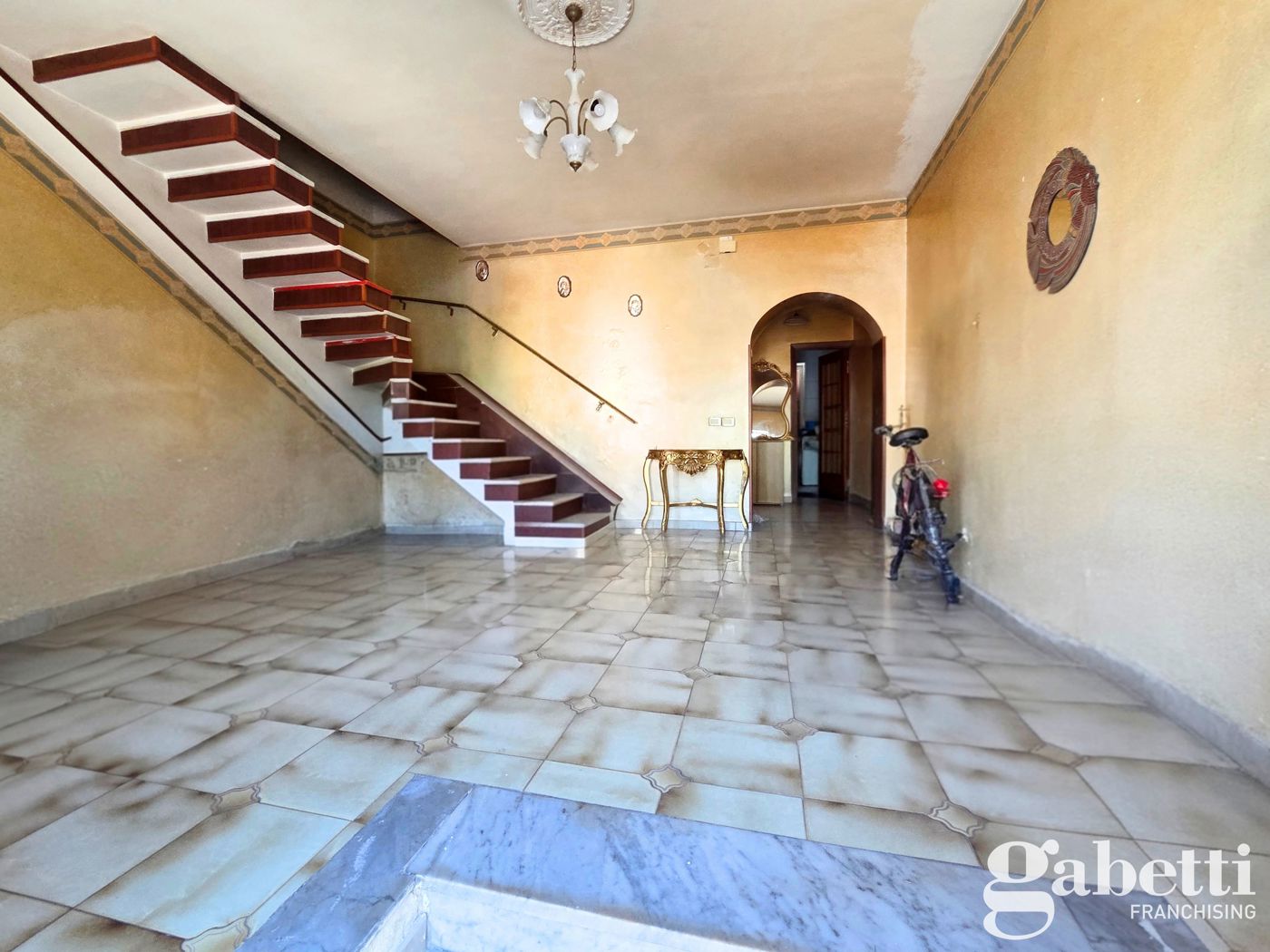 Casa indipendente da ristrutturare a Pomigliano d'Arco