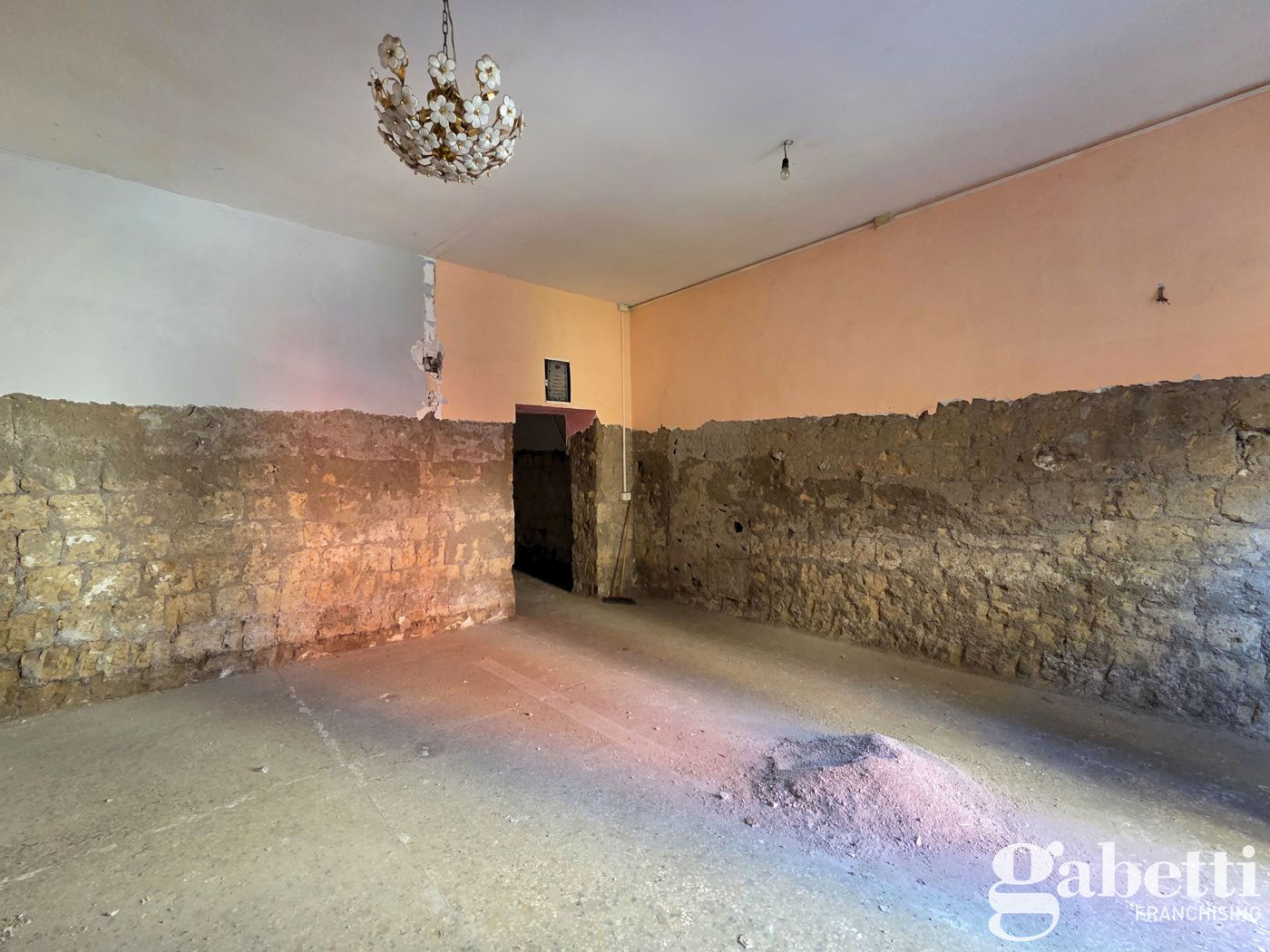 Stabile/Palazzo in vendita a Pomigliano d'Arco