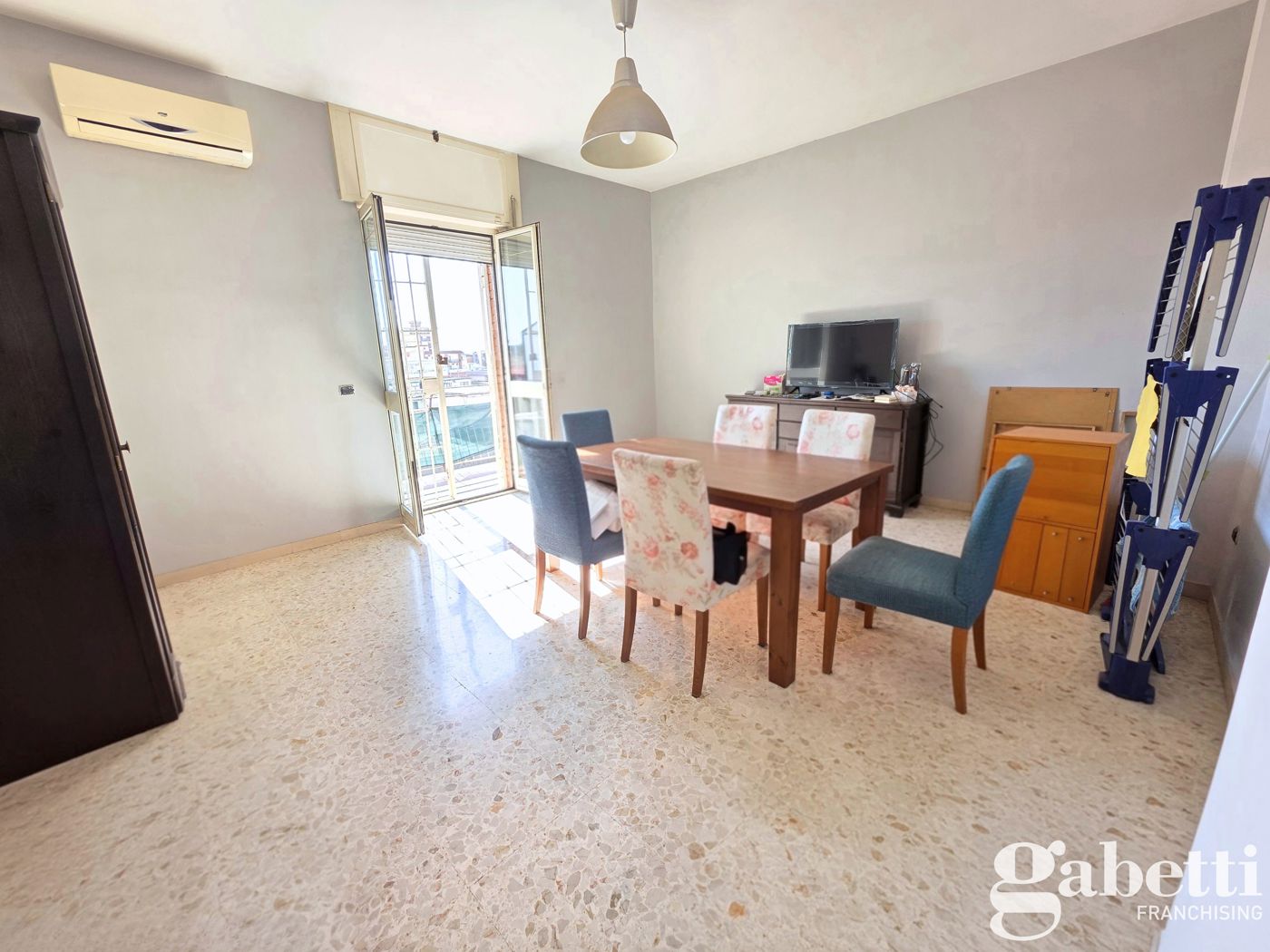 Trilocale arredato in affitto a Pomigliano d'Arco