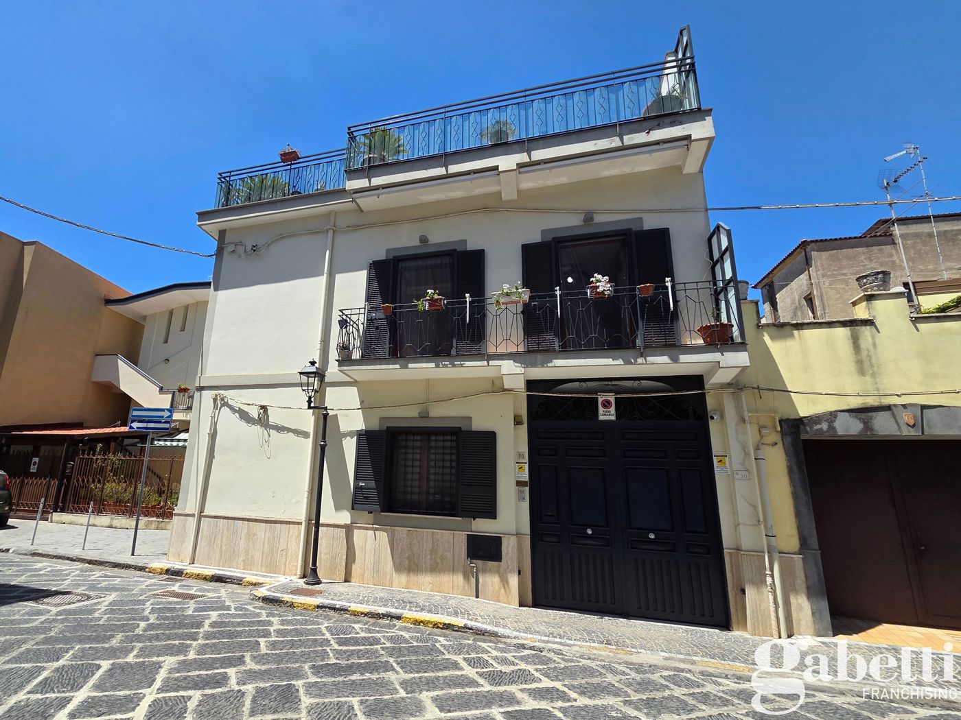 Casa indipendente con giardino a Pomigliano d'Arco