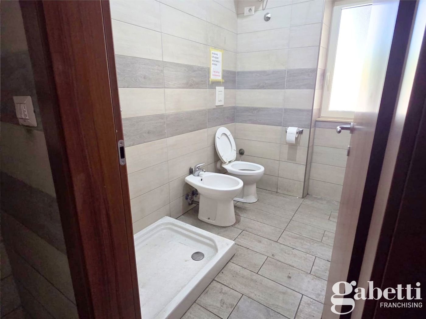 Ufficio in affitto a Pomigliano d'Arco
