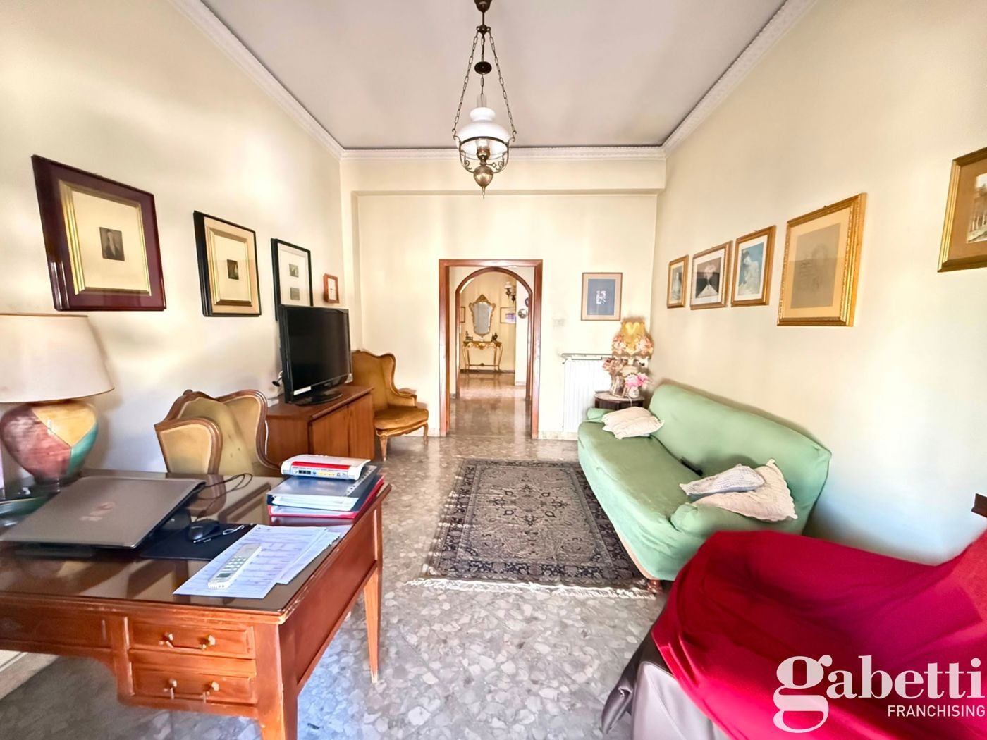 Stabile/Palazzo con giardino a Pomigliano d'Arco