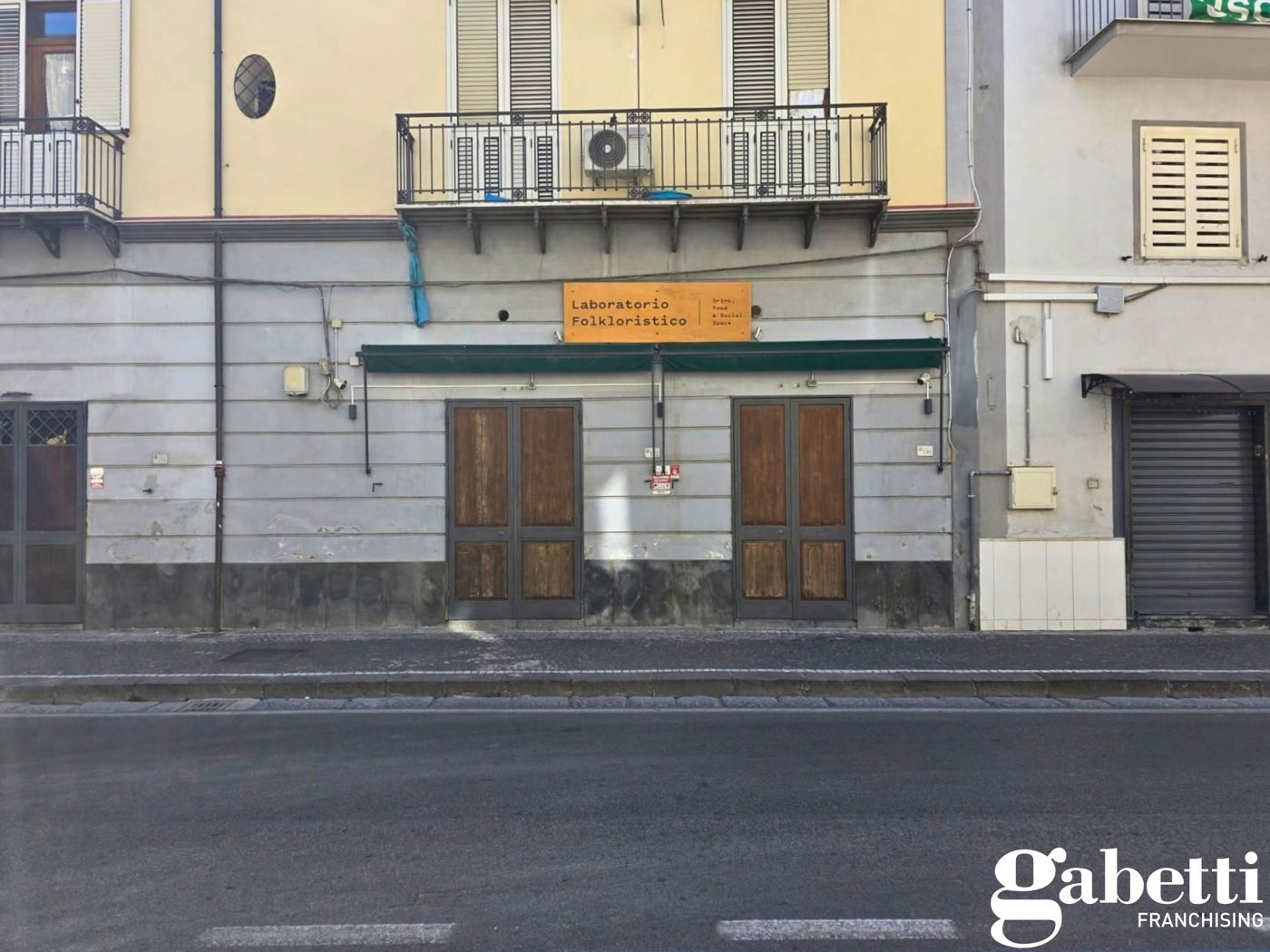 Negozio in affitto a Pomigliano d'Arco
