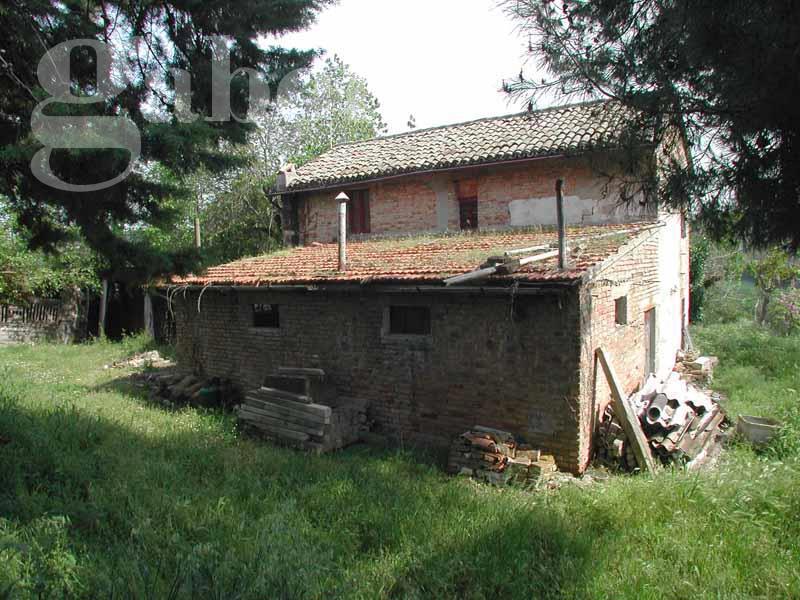 Rustico con giardino a Senigallia