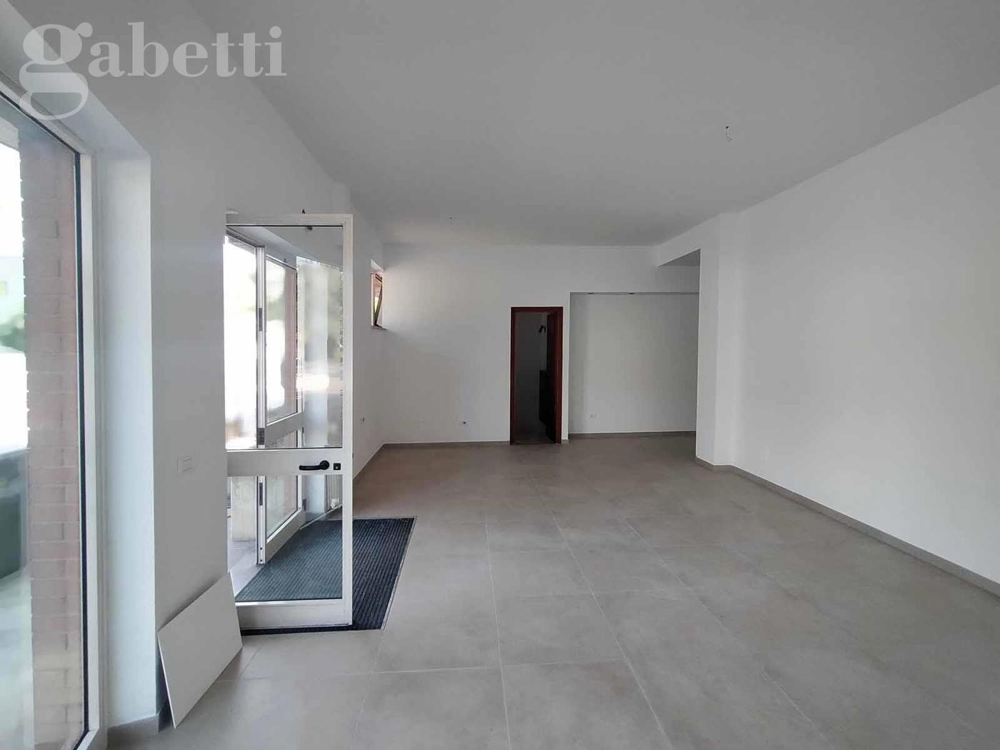 Negozio in affitto a Senigallia