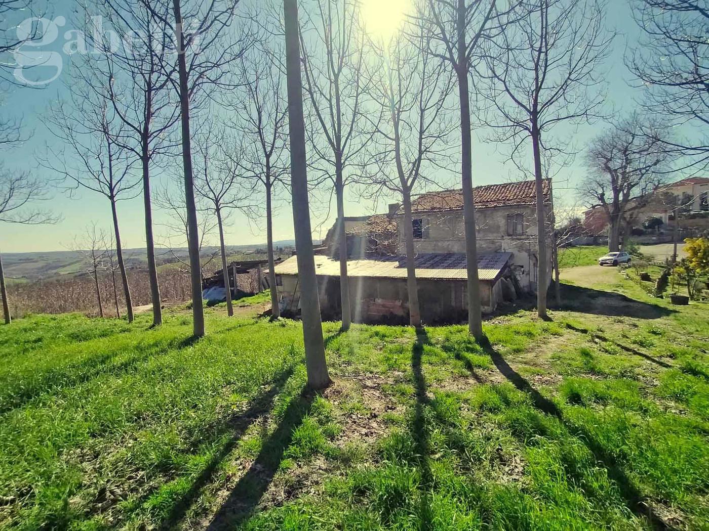 Rustico da ristrutturare a Corinaldo