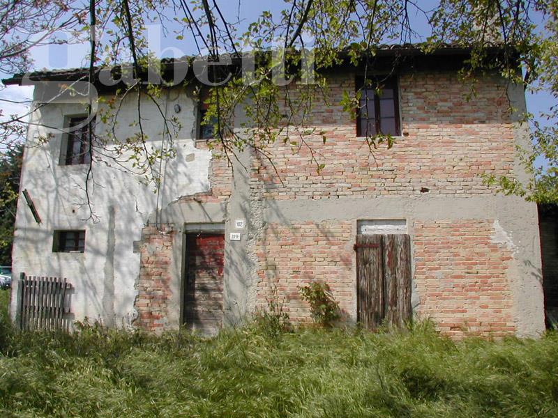 Rustico con giardino a Senigallia