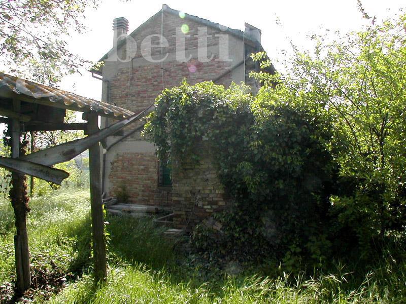 Rustico con giardino a Senigallia