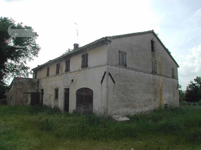 Rustico con giardino a Senigallia