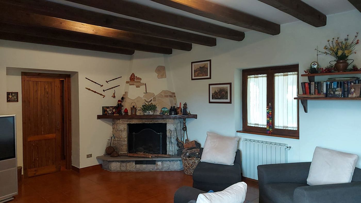 Villa con giardino a Trevi nel Lazio