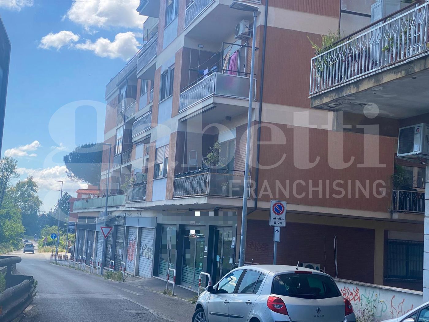 Negozio in vendita a Pomezia