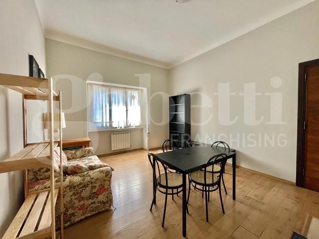 Bilocale arredato in affitto a Roma