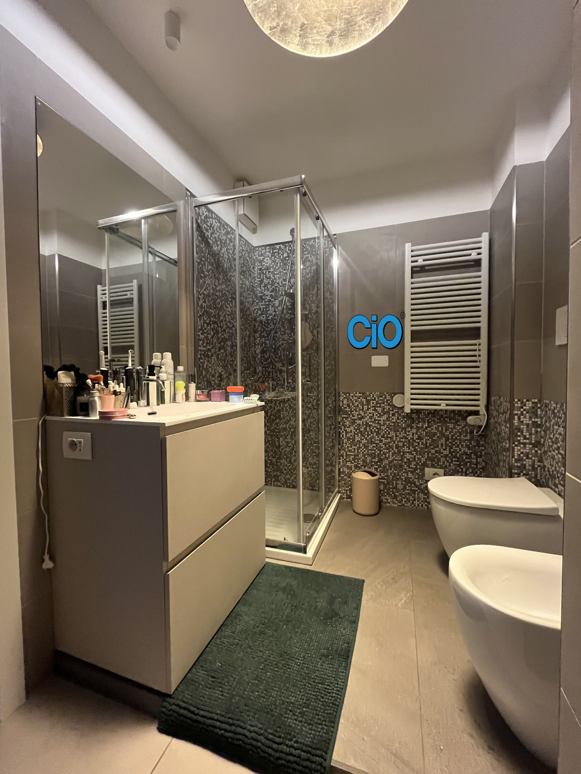 Locale commerciale in vendita a Bologna