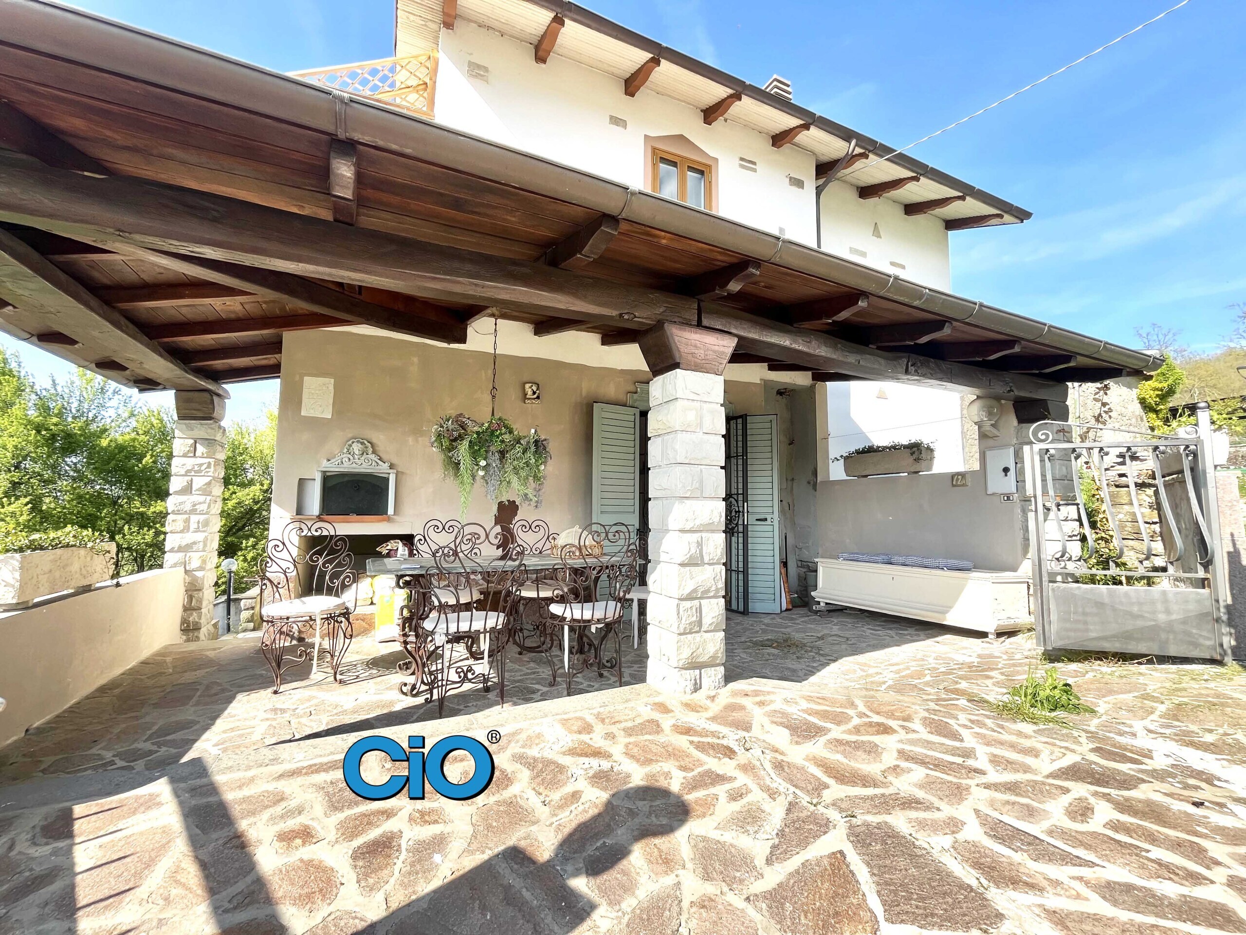 Casa indipendente con giardino a Bologna