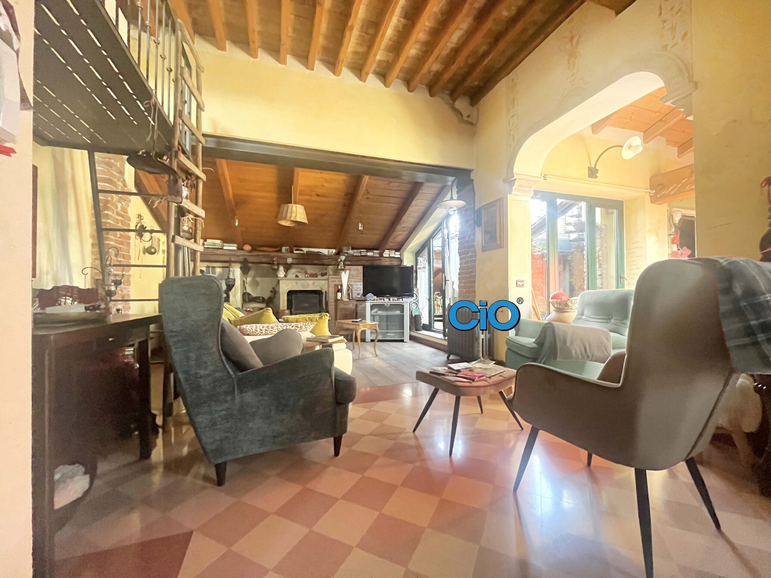 Attico con terrazzo a Bologna