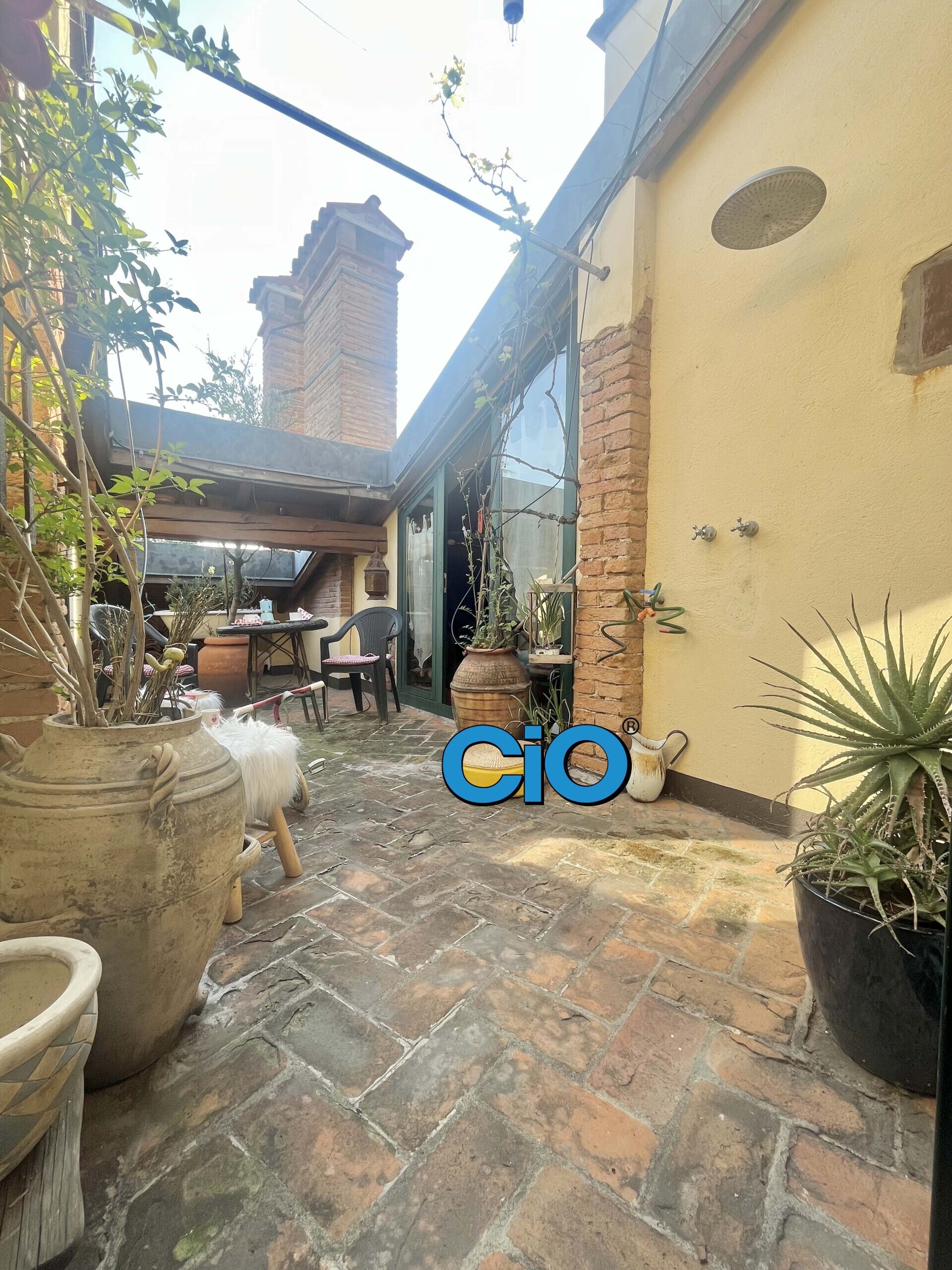 Attico con terrazzo a Bologna