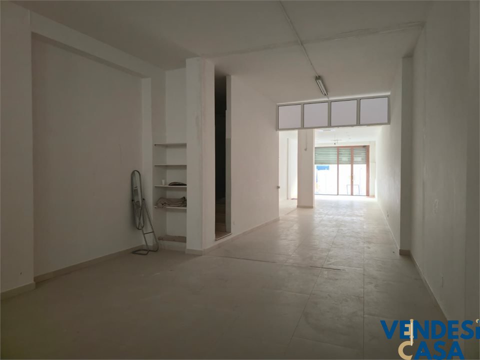 Locale commerciale in vendita, Adelfia canneto