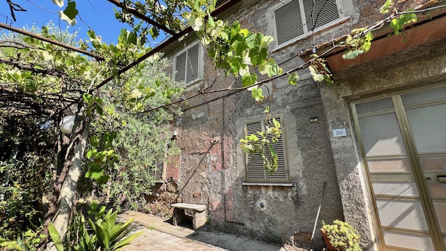 Casa indipendente da ristrutturare a Civita Castellana