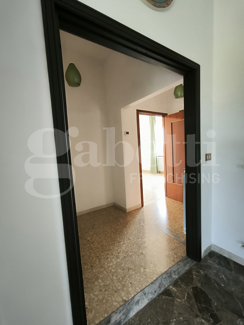 Quadrilocale con box a Gallese