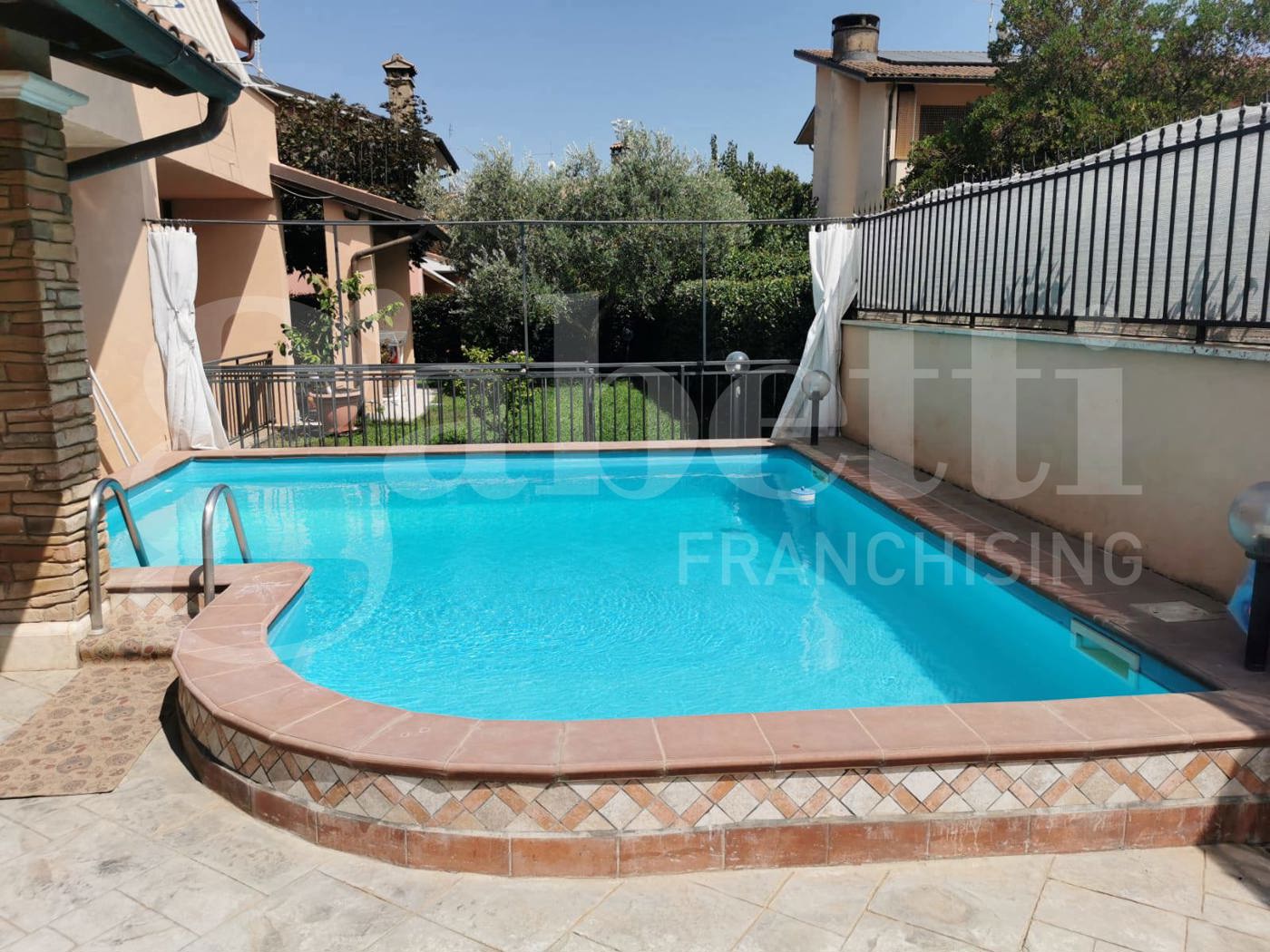 Villa Bifamiliare con giardino a Civita Castellana