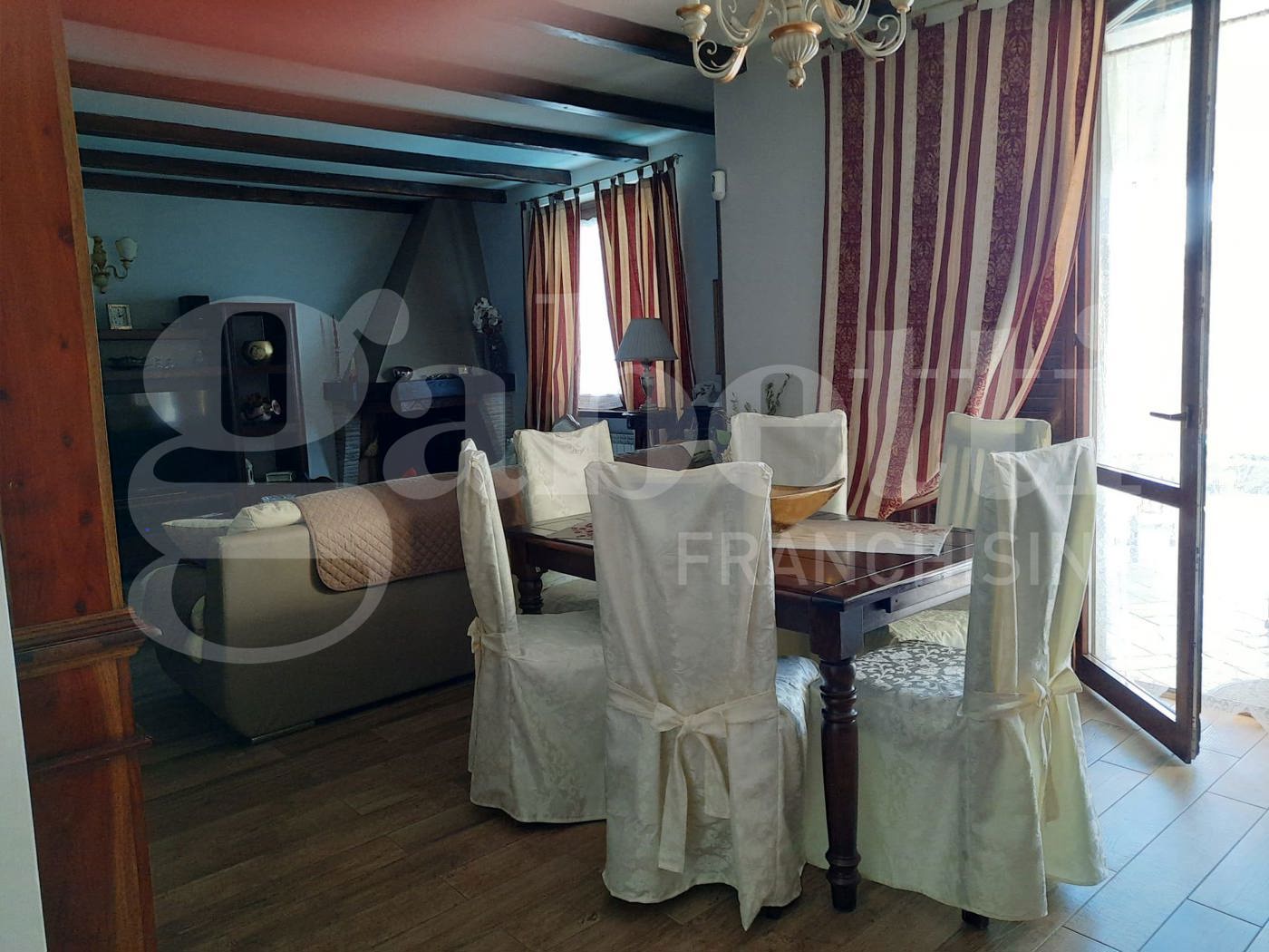 Villa Bifamiliare con giardino a Civita Castellana