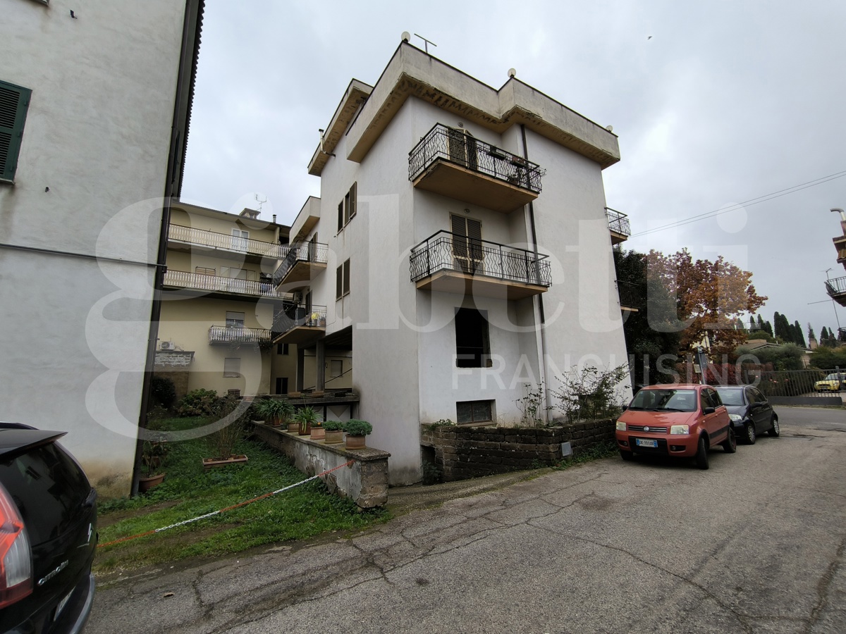 Appartamento in vendita a Corchiano