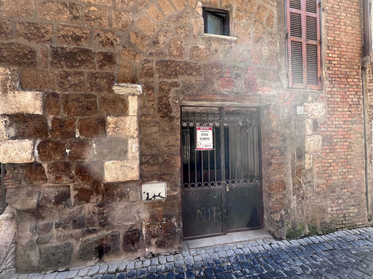 Magazzino in vendita a Civita Castellana