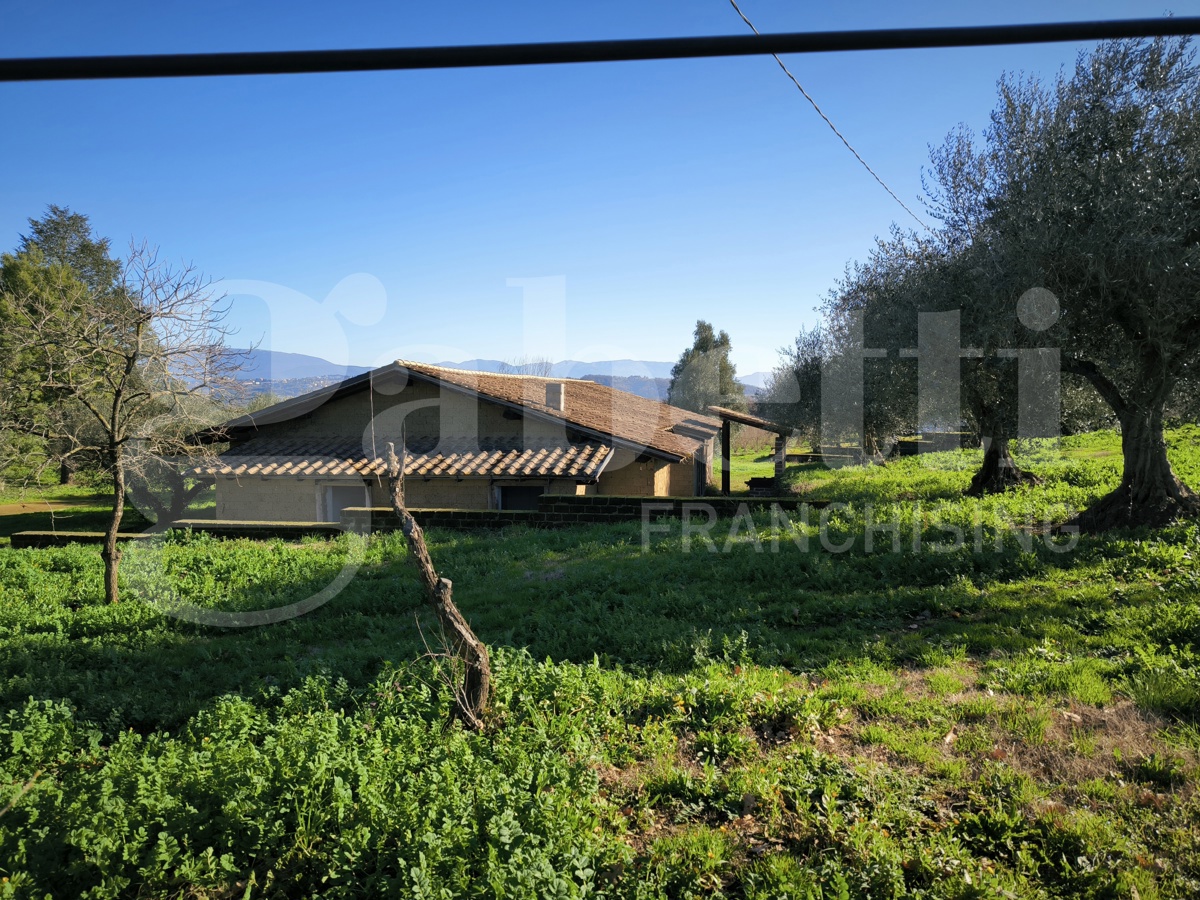 Villa in vendita a Gallese