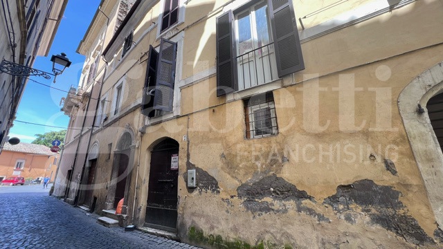 Magazzino in vendita a Civita Castellana