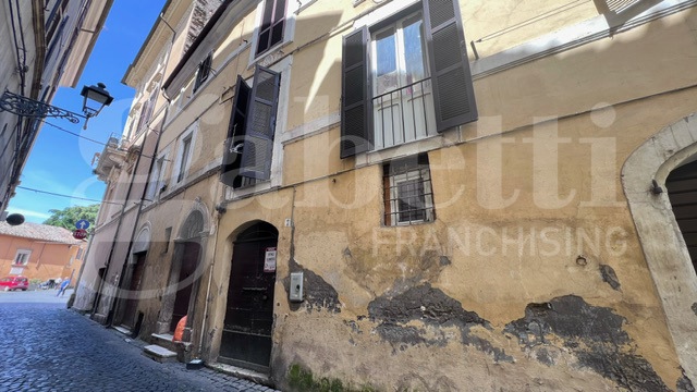 Magazzino in vendita a Civita Castellana