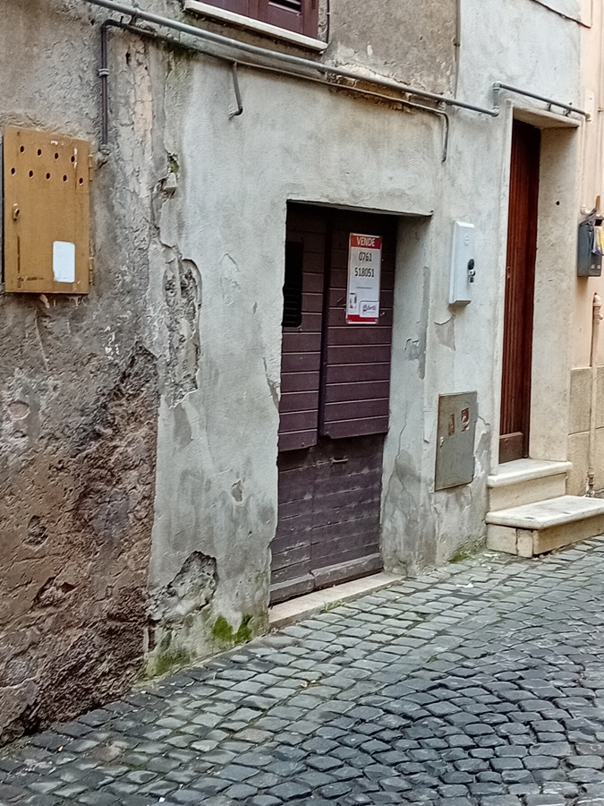 Magazzino in vendita a Civita Castellana