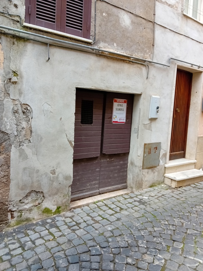 Magazzino in vendita a Civita Castellana