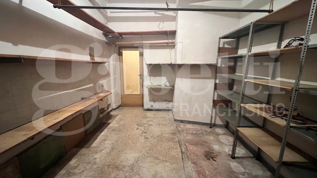 Magazzino in vendita a Civita Castellana