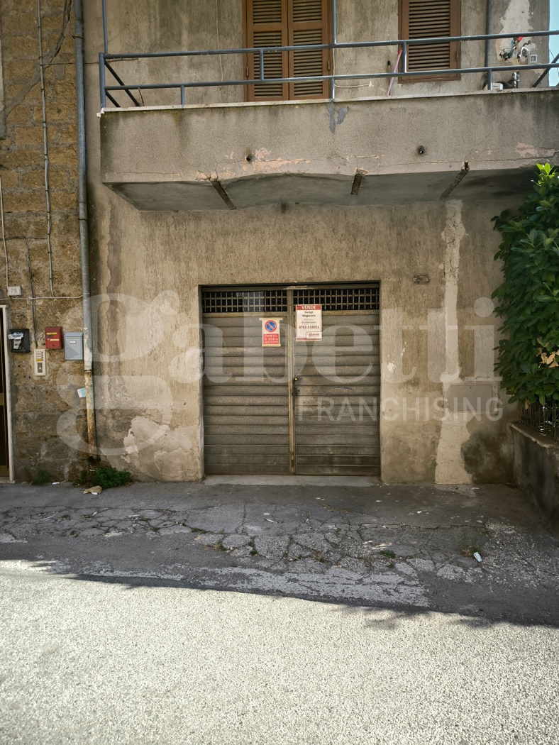 Magazzino in vendita a Corchiano