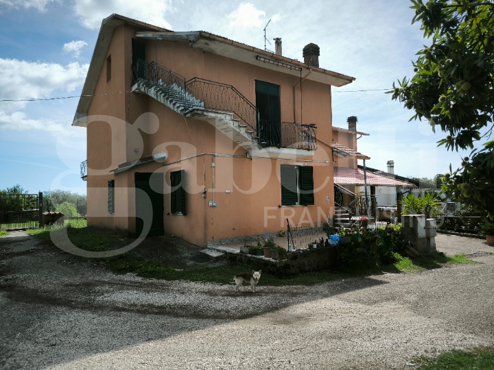 Appartamento in vendita a Corchiano