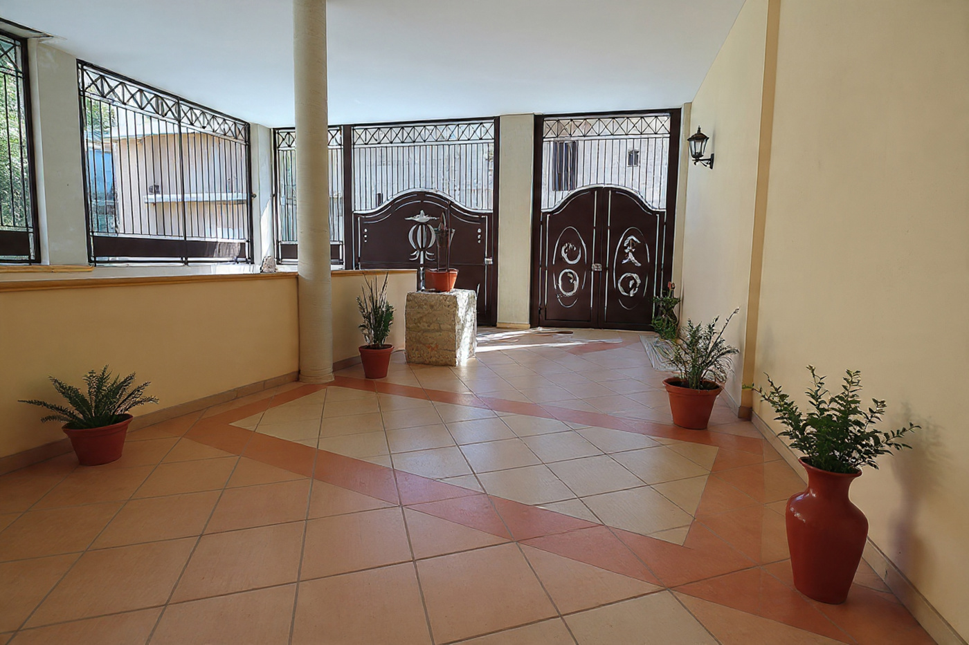 Stabile/Palazzo con box doppio a Bari